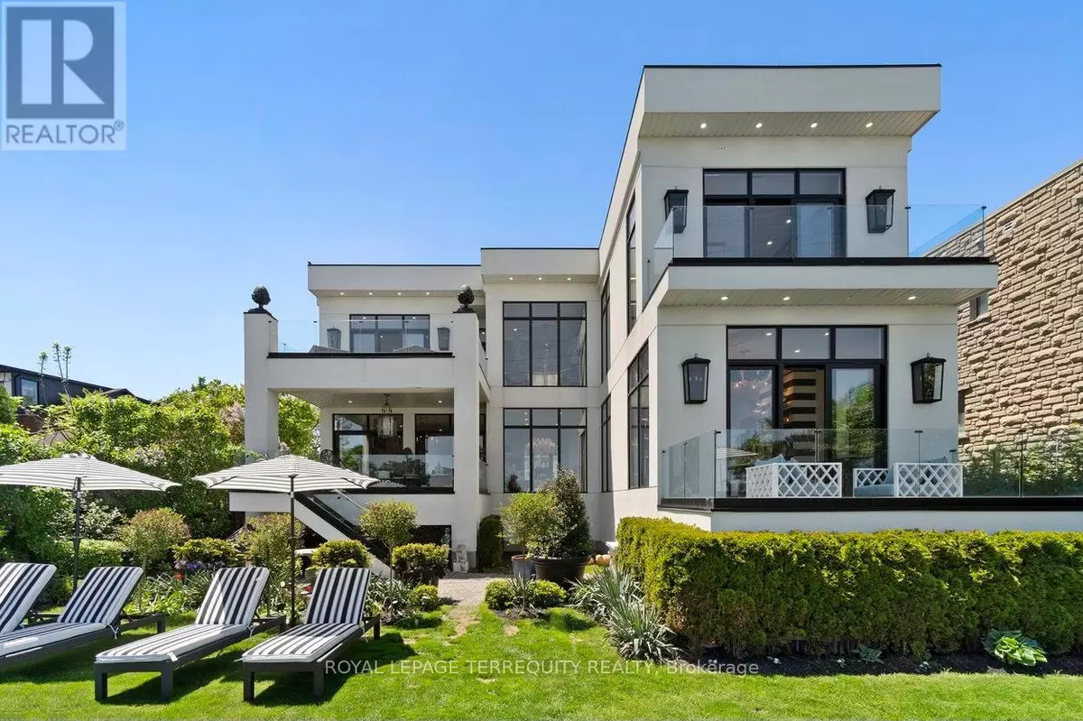 Hamilton (hamilton Beach), ON L8H6Y5,711 BEACH BOULEVARD