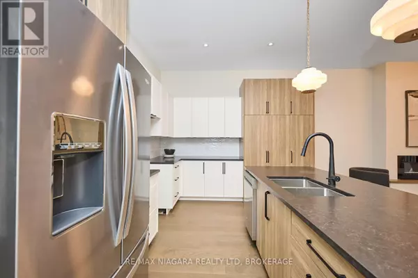 Fort Erie (ridgeway), ON L0S1N0,6 BUTTERNUT CRESCENT