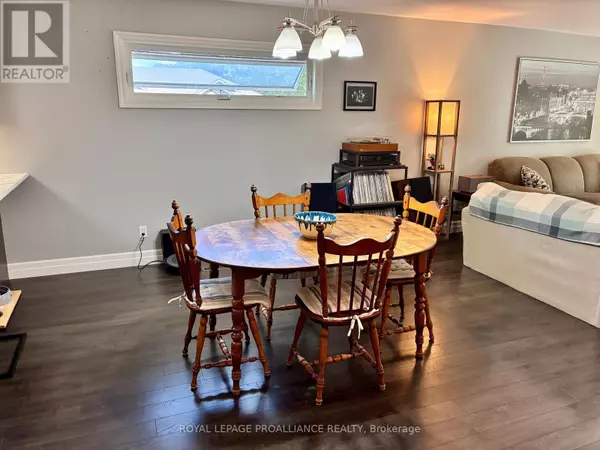 Belleville (belleville Ward), ON K8N0B5,3 MERCEDES DRIVE