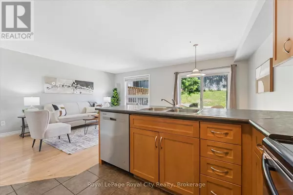 158 KEMP CRESCENT, Guelph (grange Road), ON N1E0K1
