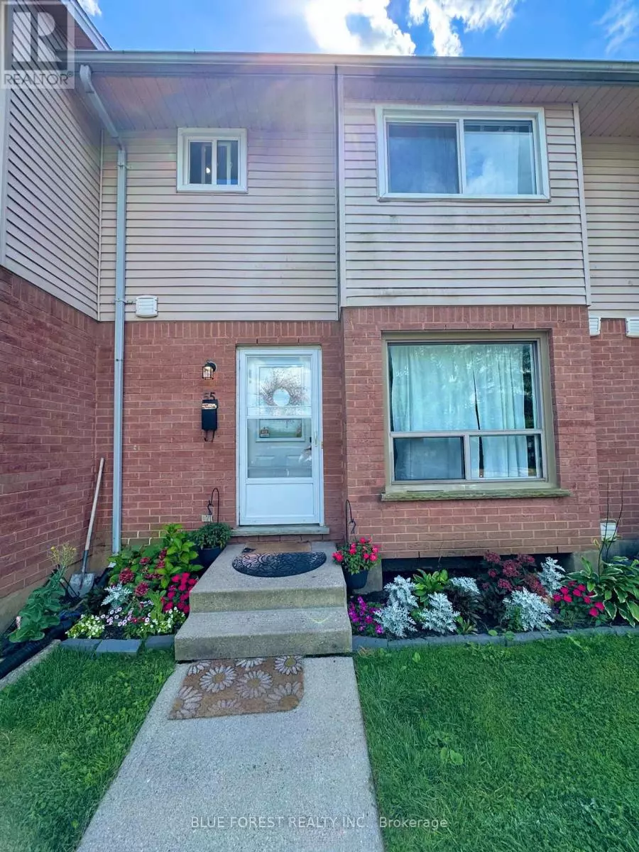 London East (east H), ON N5V2C2,595 THIRD ST #55