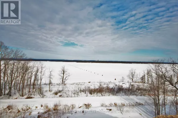 Mcnab/braeside, ON K0A1G0,768 Usborne ST #5