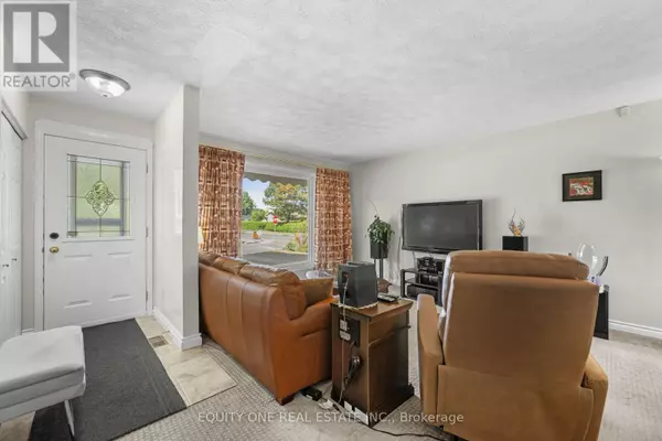 Ottawa, ON K2G3B5,2 PARKSIDE CRESCENT