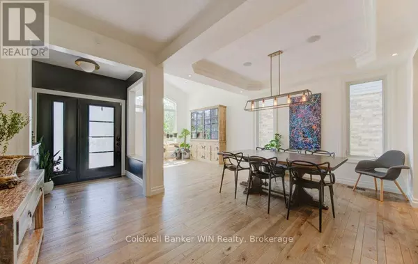 Waterloo, ON N2V2Y4,422 RIDEAU RIVER STREET