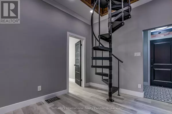 London South (south F), ON N6C1W8,71 BRISCOE STREET E