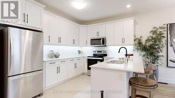 London South (south J), ON N5X3X4,62 JULIE CRESCENT