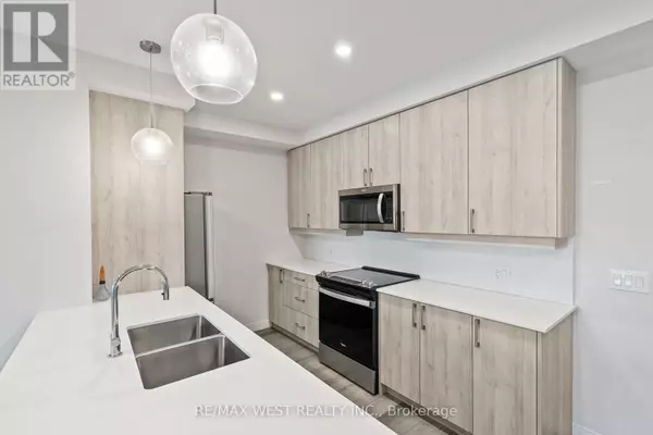 Port Colborne (sugarloaf), ON L3K4C9,118 West ST #502