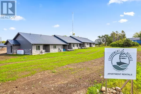 18 Maple Golf CRES #4, Northern Bruce Peninsula, ON N0H2R0