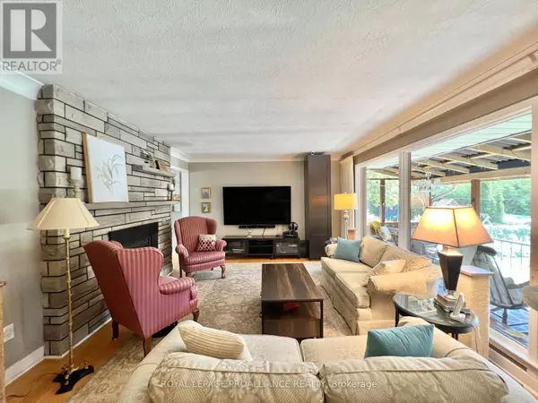 Belleville (belleville Ward), ON K8N1Y4,9 SUNSET DRIVE