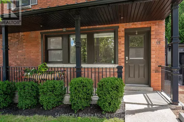 Stratford, ON N5A4A5,19 WATERLOO STREET S