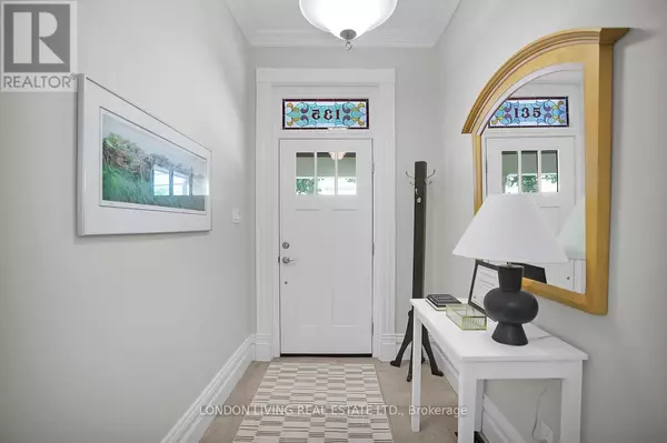 London South (south F), ON N6C1N8,135 DUCHESS AVENUE