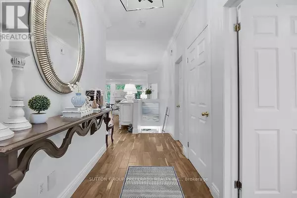 London North (north N), ON N6H4T3,398 Old Riverside DR #6