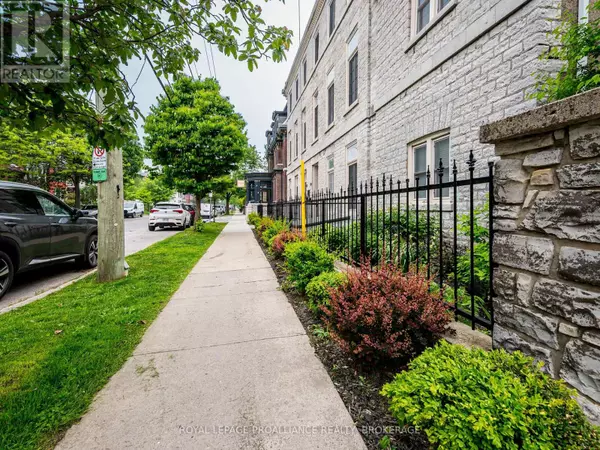 Kingston (central City East), ON K7L2Z9,131 King ST East #7