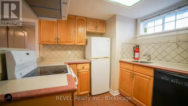 St. Catharines (oakdale), ON L2P2M7,31 Philip ST #Lower