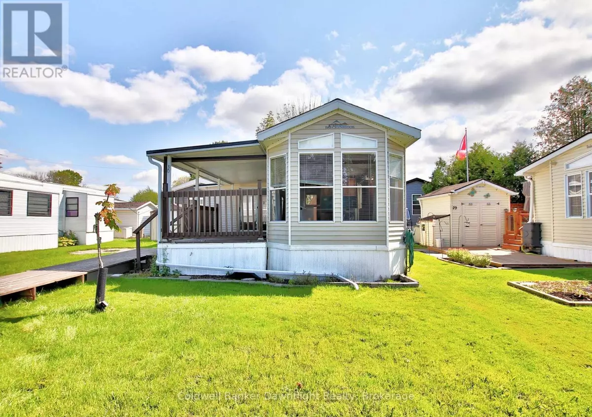 Bluewater (bayfield), ON N0M1G0,30 STARBOARD - 77719 BLUEWATER HIGHWAY