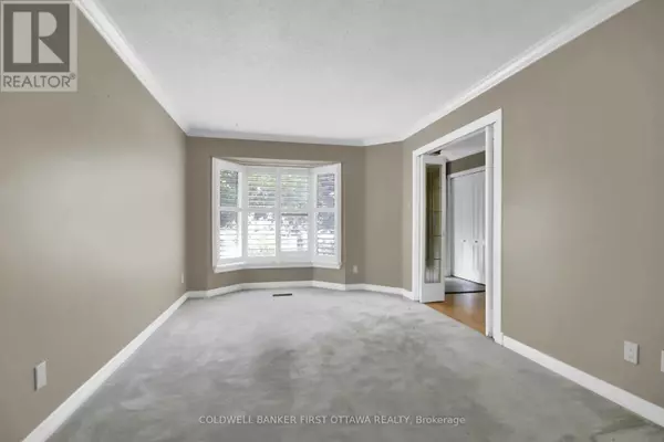 Ottawa, ON K2L3Y9,59 ROWE DRIVE