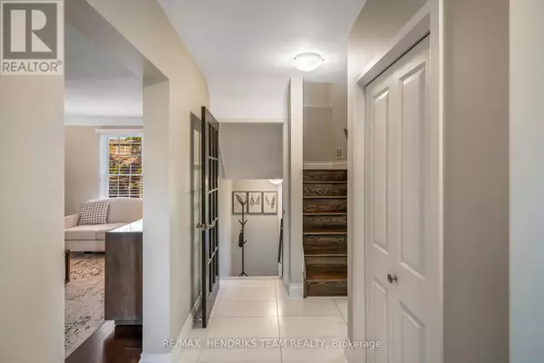 St. Catharines (lakeshore), ON L2N3H4,4 UPPER CANADA DRIVE