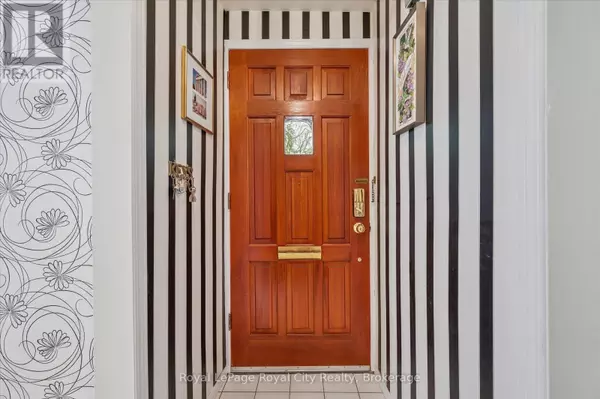 Guelph (downtown), ON N1H4N6,139 DUBLIN STREET N