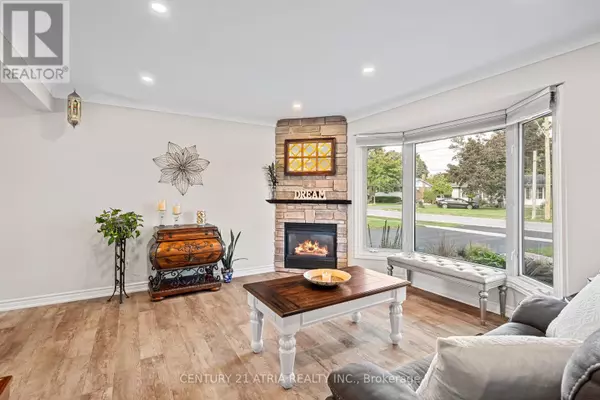 Fort Erie (crescent Park), ON L2A5E1,749 FERNDALE AVENUE