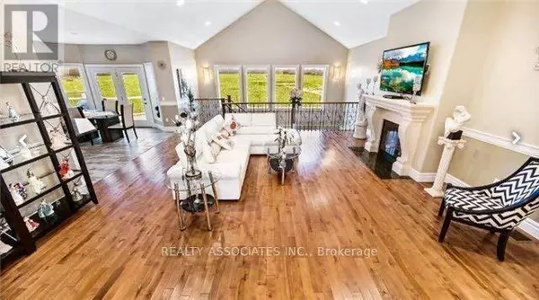 Quinte West (murray Ward), ON K0K1L0,576 BARCOVAN BEACH ROAD