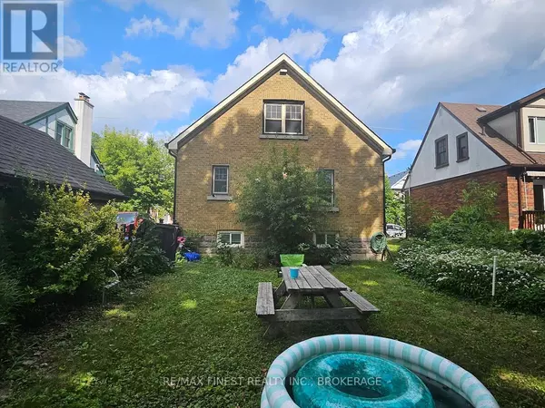 Kingston (central City East), ON K7L3X8,208 COLLINGWOOD STREET