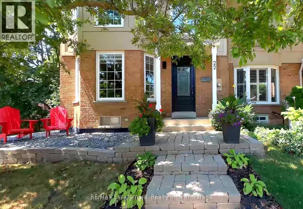 22 WATERFORD CRESCENT, Hamilton (stoney Creek), ON L8E4Z9