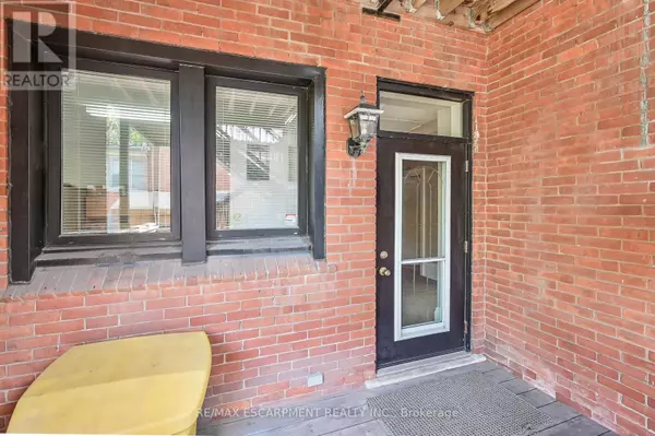 Hamilton (durand), ON L8P3T1,235 QUEEN STREET S