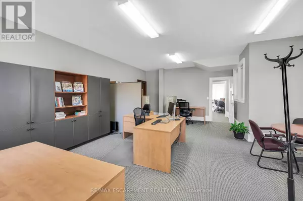 Hamilton (durand), ON L8P3T1,235 QUEEN STREET S