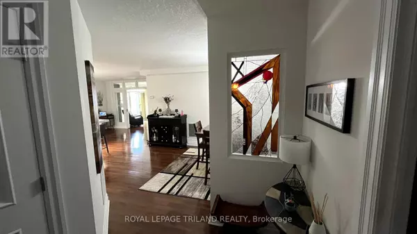 London East (east F), ON N6A6K3,250 PALL MALL ST #1206