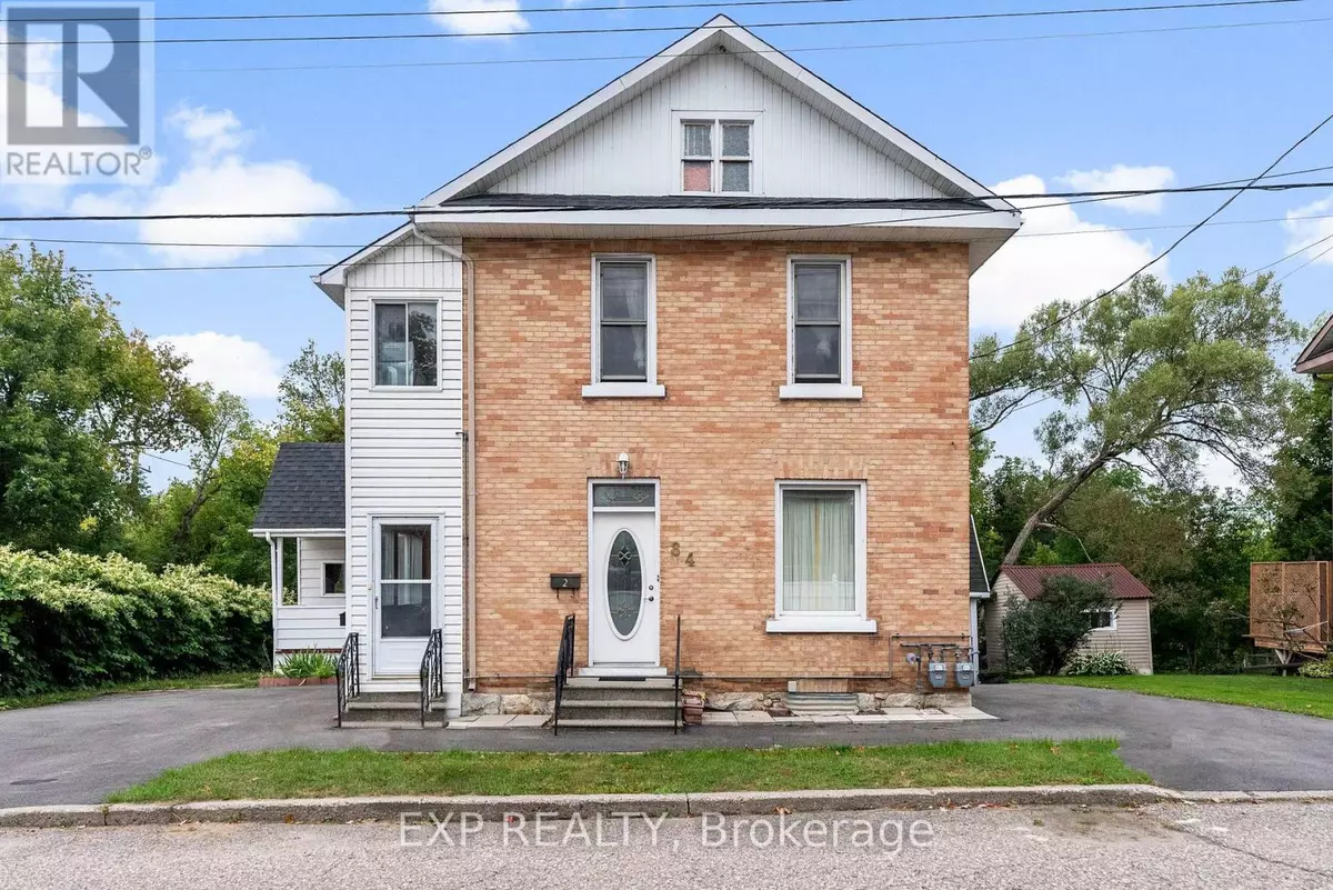 Renfrew, ON K7V2E2,84 BANK STREET N