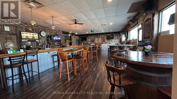 455 Merritt ST #4, St. Catharines (oakdale), ON L2P1P2