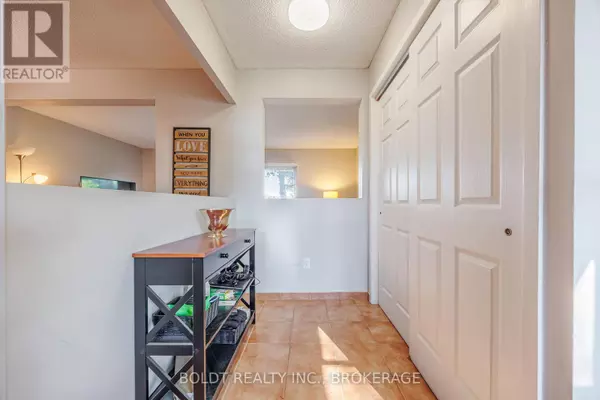 St. Catharines (carlton/bunting), ON L2M7M6,302 Vine ST #27