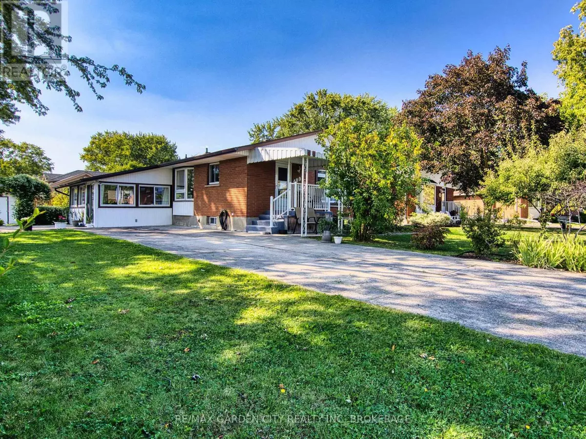Niagara Falls (chippawa), ON L2G6M1,4095 MONTCALM CRESCENT