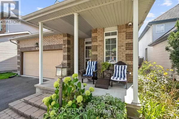 Ottawa, ON K2J5C1,18 GOLDERS GREEN LANE