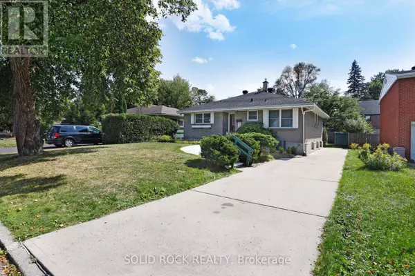 Ottawa, ON K1G0Y7,632 CHADBURN AVENUE