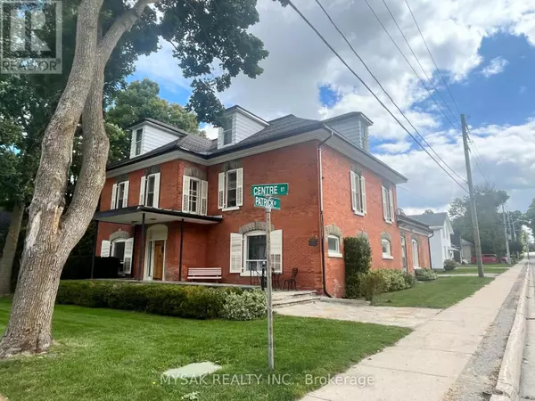 North Huron (wingham), ON N0G2W0,315 CENTRE STREET