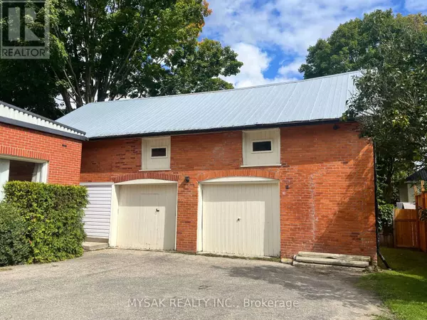 North Huron (wingham), ON N0G2W0,315 CENTRE STREET