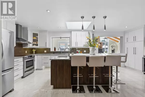 St. Catharines (glendale/glenridge), ON L2T3N2,227 RIVERVIEW BOULEVARD