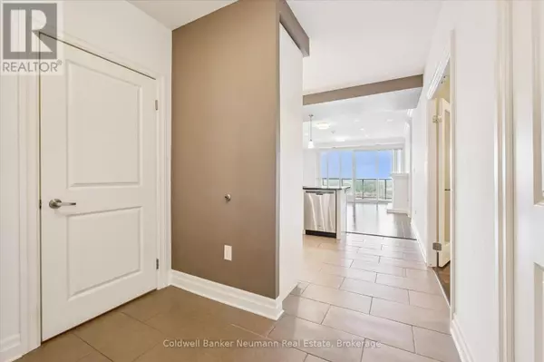 Guelph (downtown), ON N1H0A9,160 Macdonell ST #1408