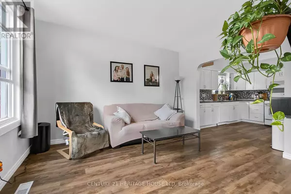 St. Thomas, ON N5R2A4,61 REGENT STREET S