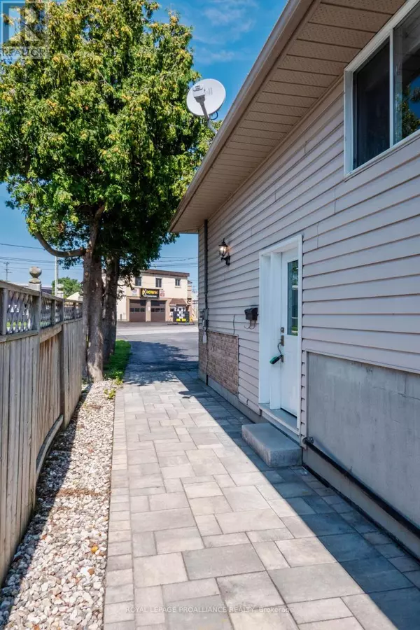 Quinte West (trenton Ward), ON K8V3E6,11 CARRYING PLACE ROAD