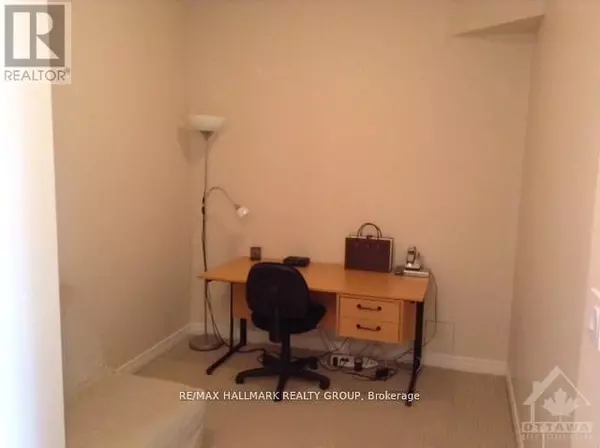 Ottawa, ON K1R1C8,570 Laurier DR #903