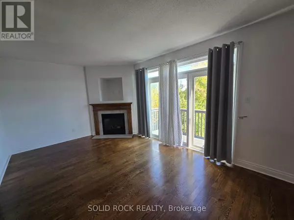 Ottawa, ON K2L4H1,72 CASTLE GLEN CRESCENT E