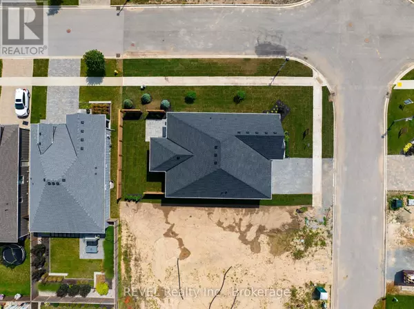 Niagara-on-the-lake (virgil), ON L0S1J0,31 HARVEST DRIVE