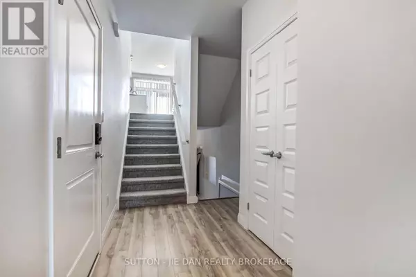 London North (north B), ON N5X0N6,819 KLEINBURG DR #2