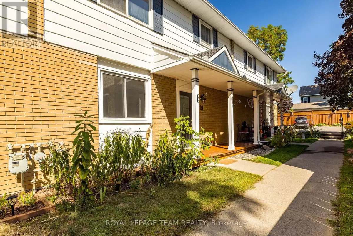 North Grenville, ON K0G1J0,105 Parkinson St ST #10