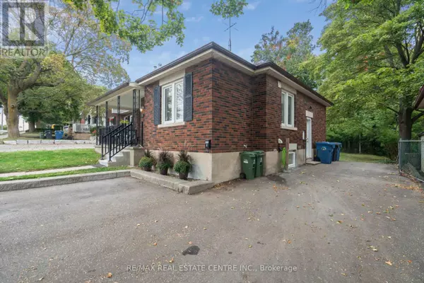 Guelph (junction/onward Willow), ON N1H3S7,196 SILVERCREEK PARKWAY S