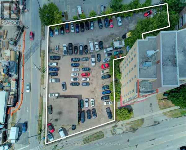 Waterloo, ON N2J2V8,24-26 UNNIVERSITY AVENUE