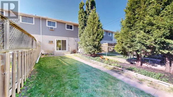 Brockville, ON K6V1Y3,23 MAPLE AVENUE