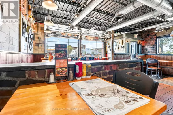 Ottawa, ON K1V8A9,2525 BANK STREET